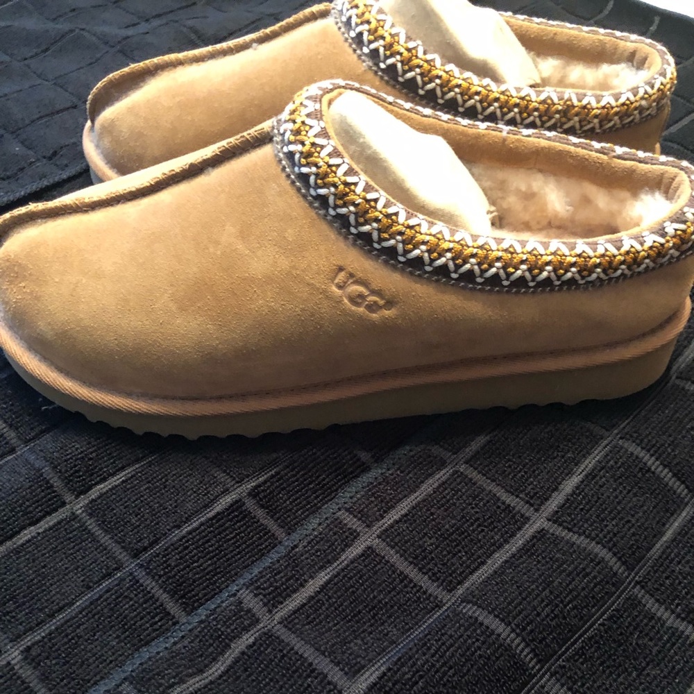 Women’s Ugg Slippers